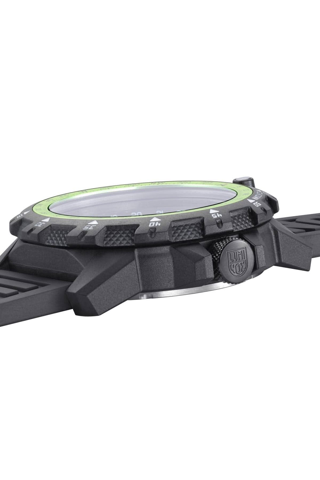 Montre Commando Raider 3321 de Luminox, robuste, design de plongée, lunette verte, style militaire.
