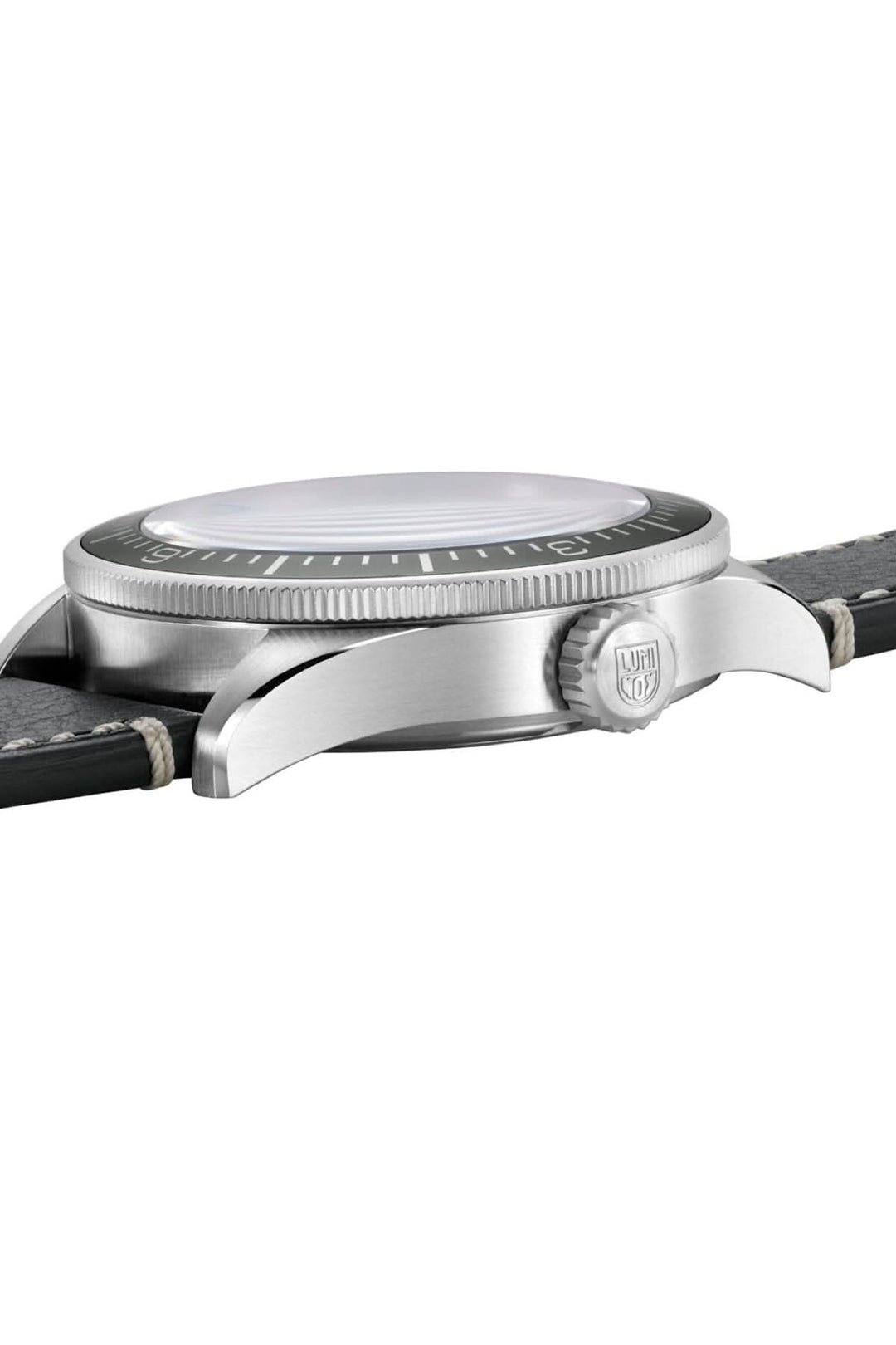 Montre Constellation 9601 avec boîtier en acier inoxydable et bracelet en cuir gris, cadran élégant de 42 mm.