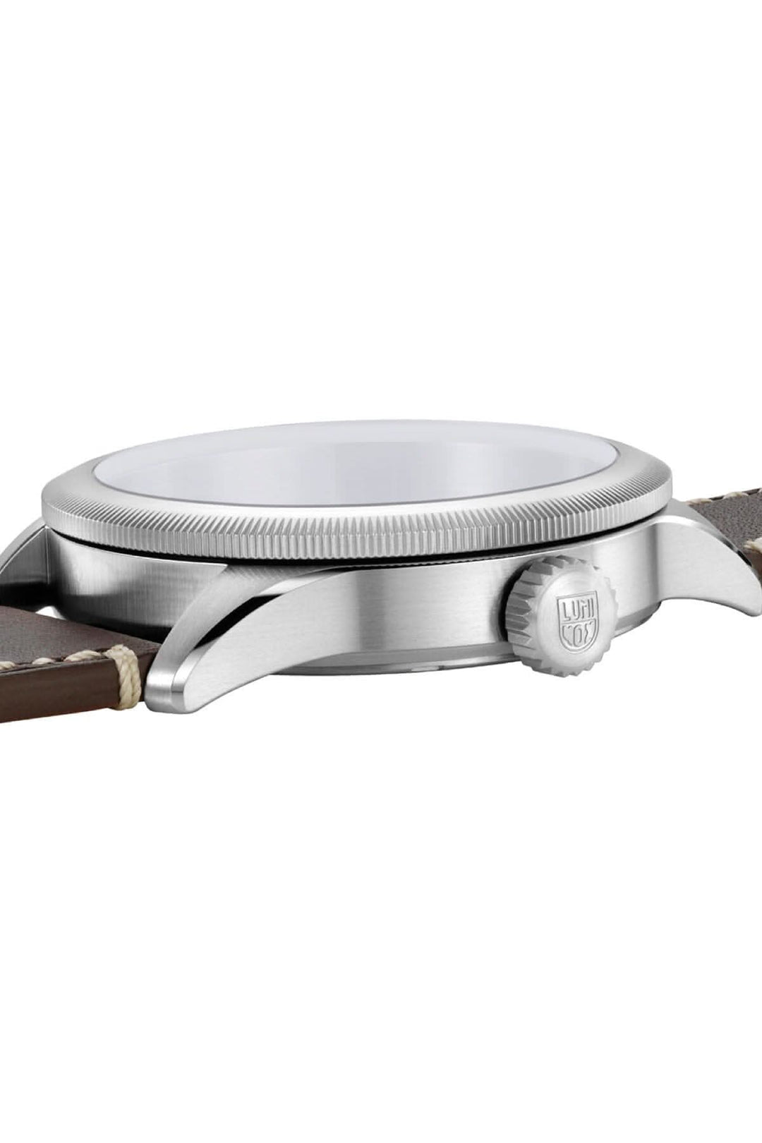 Montre P-38 Lightning 9521 avec cadran noir, boîtier en acier et bracelet en cuir marron.
