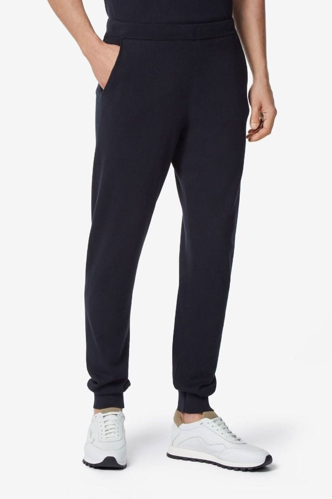 Pantalon d'intérieur en coton et cachemire, coupe classique, avec cordon de serrage et élastique aux chevilles.