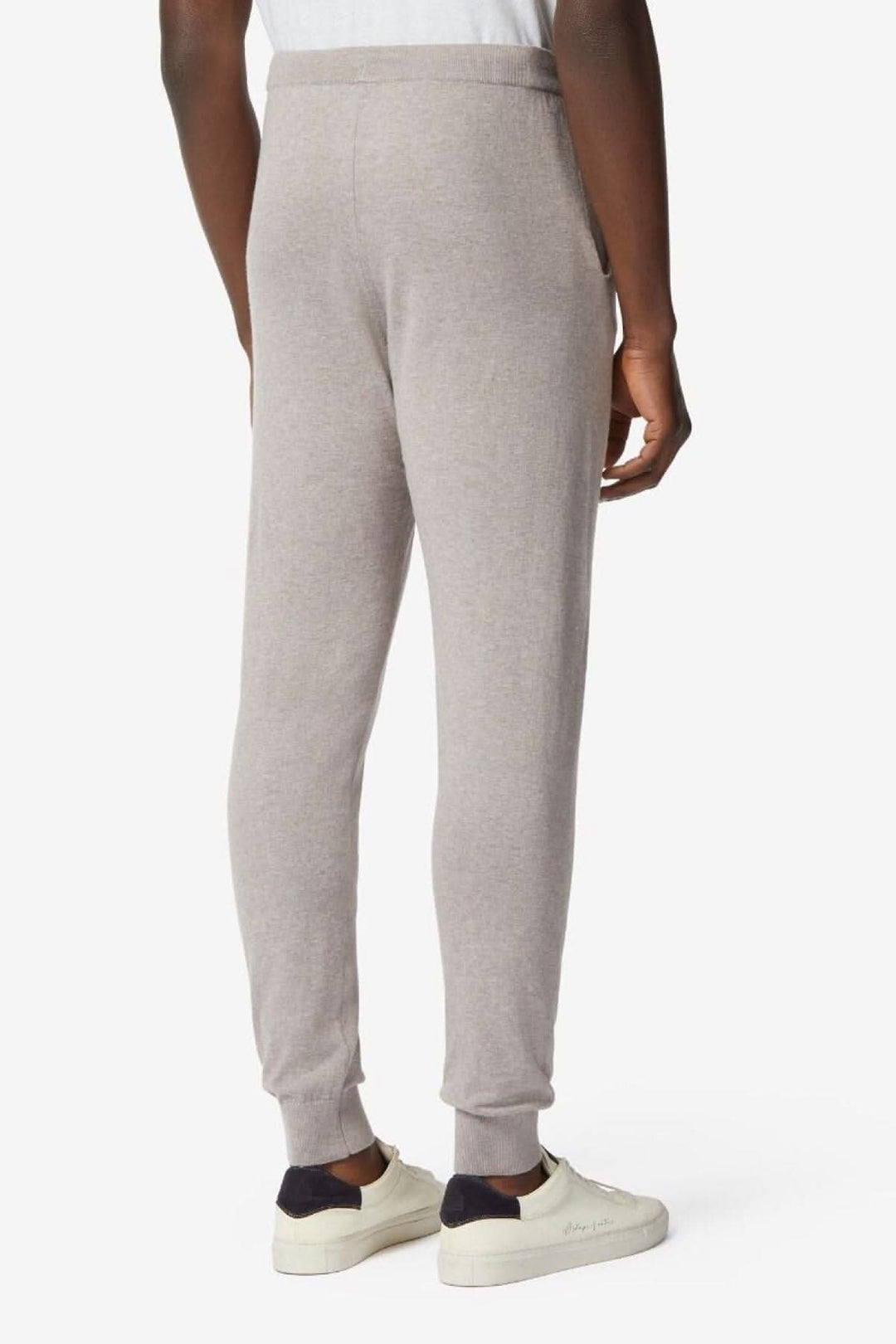 Pantalon d'intérieur en coton et cachemire, vue arrière, coupe classique, élastique à la cheville, couleur gris.