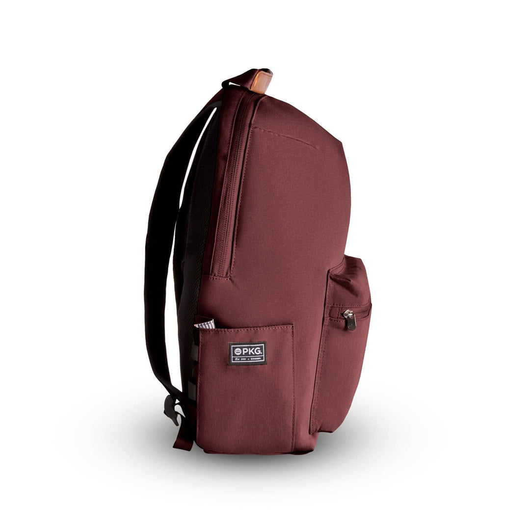 Sac à dos PKG Granville 22L en polyester recyclé, poche avant pour essentiels, design simple et élégant.