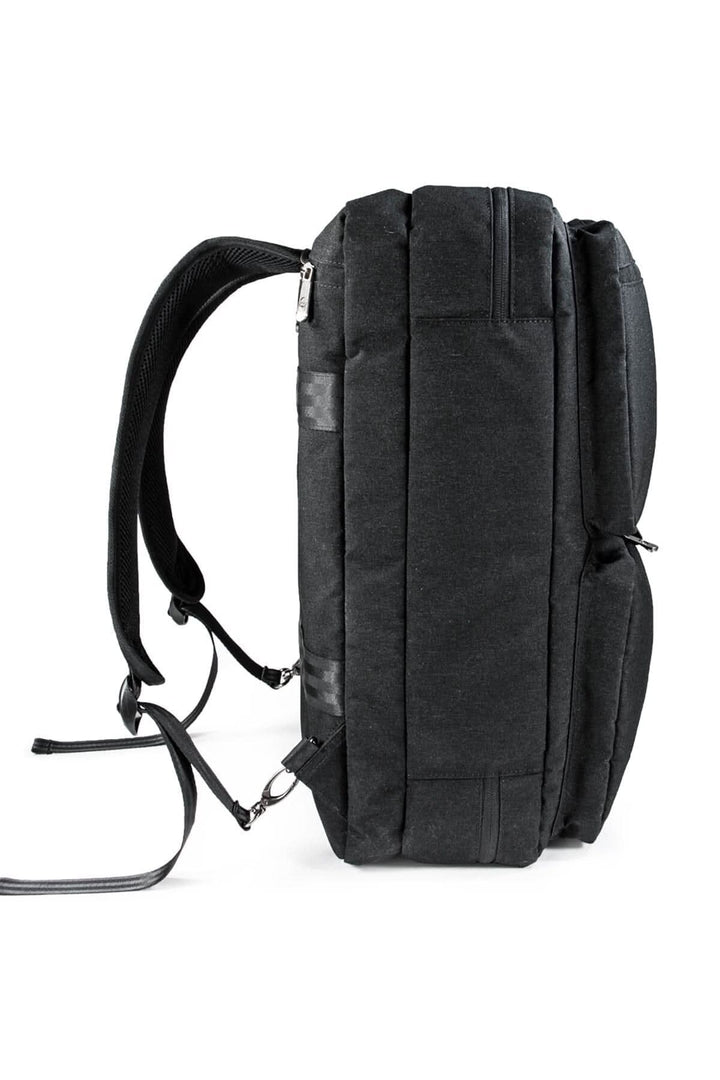 Sac à dos messager recyclé 31L vu de profil, design moderne avec compartiment à vêtements.