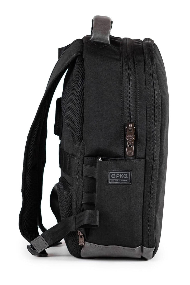 Sac à dos recyclé PKG Durham 17L, profil mince, rangement fonctionnel, tissu extérieur en polyester recyclé.