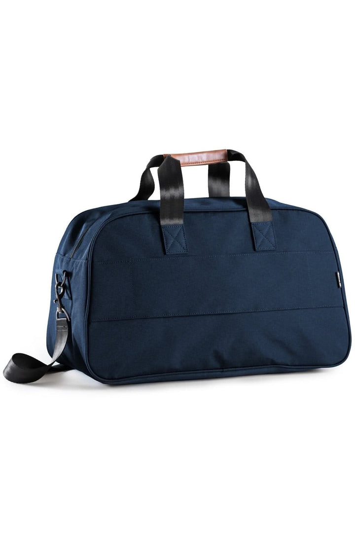 Sac de sport recyclé 26L Westmount avec poignées noires et bandoulière, en polyester résistant aux intempéries.