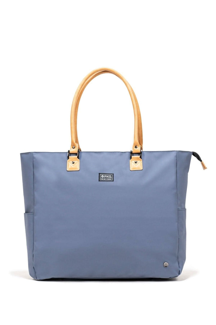 Sac fourre-tout recyclé 33L en tissu imperméable bleu, avec poignées en cuir, idéal pour voyages et excursions.
