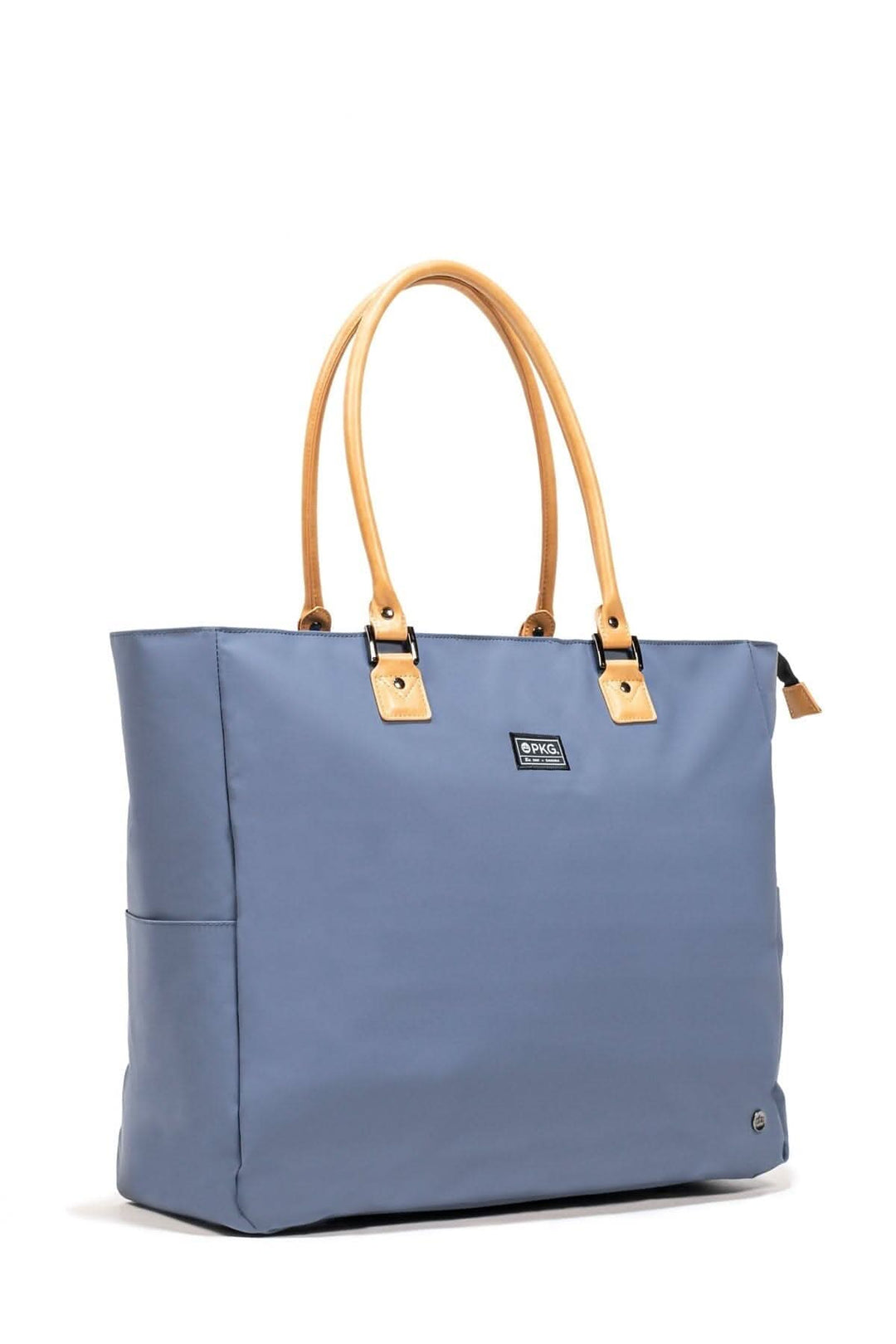 Sac fourre-tout recyclé imperméable en bleu avec anses en cuir, capacité de 33L pour voyages et organisation.