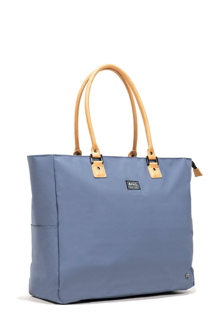Sac fourre-tout recyclé imperméable en bleu avec anses en cuir, capacité de 33L pour voyages et organisation.